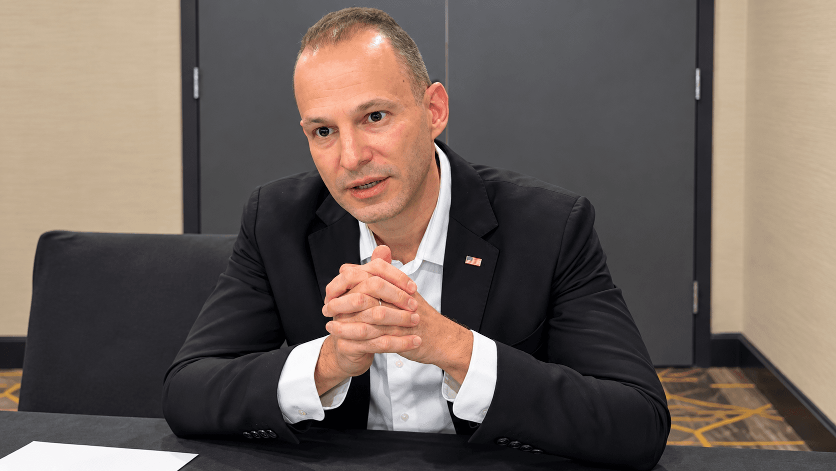 Democrat Runs as ‘Unbought and Unbossed’