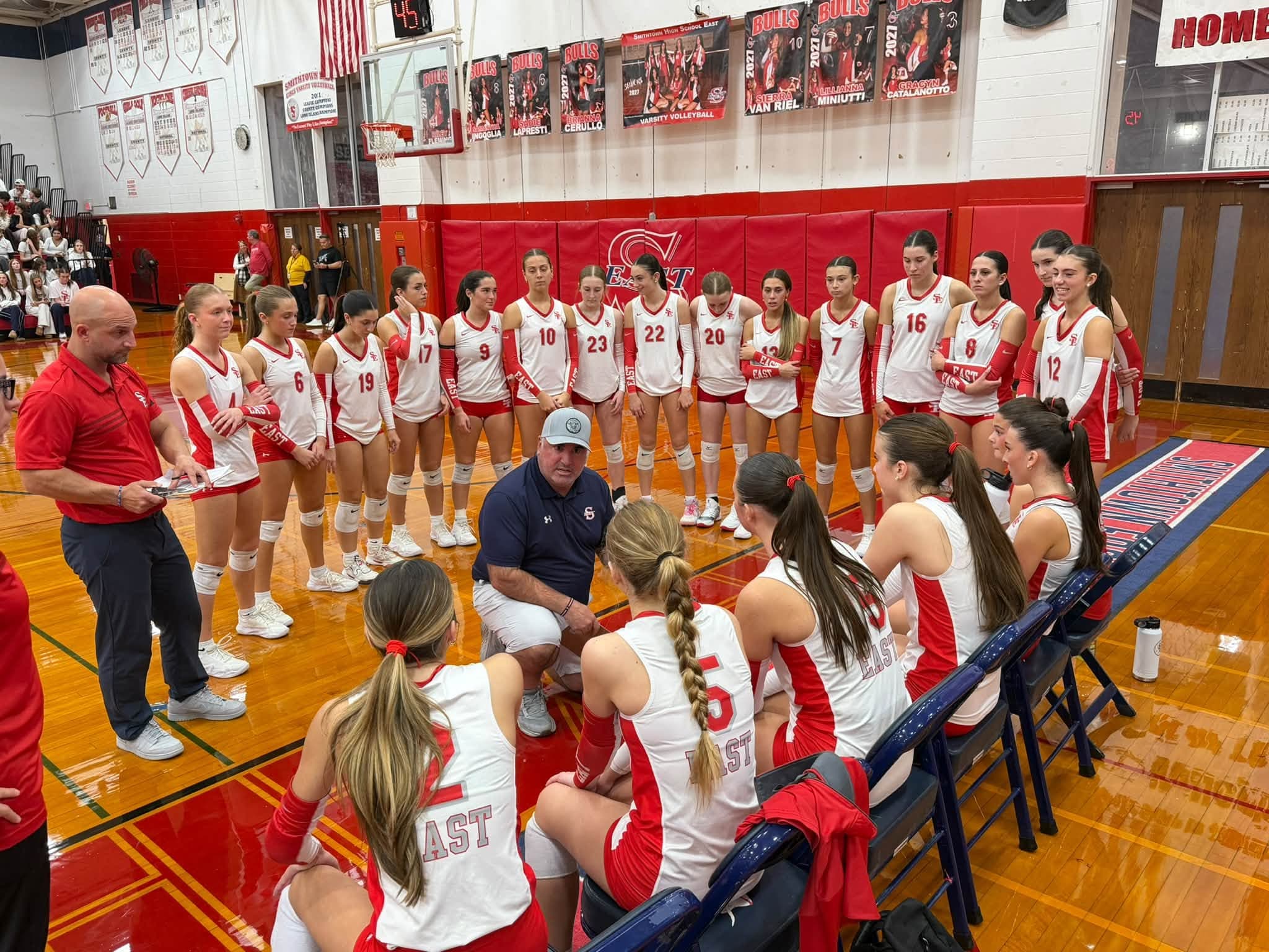 Smithtown East Girls Volleyball Advances to Suffolk County Final