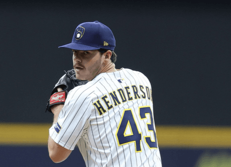 Pitchers' Duel Expected in Milwaukee